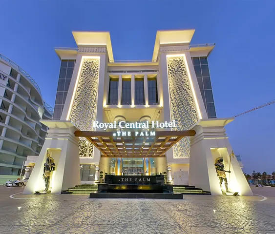 Royal Central Hotel The Palm panoramic experience preview